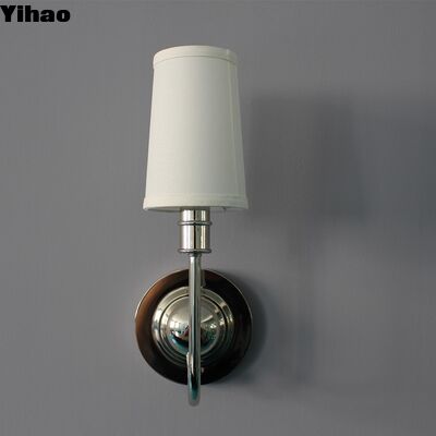 खरीदें सुरुचिपूर्ण गृह सजावट के लिए 3500K गर्म सफेद प्रकाश के साथ आधुनिक पीतल की दीवार दीपक ऑनलाइन निर्माण