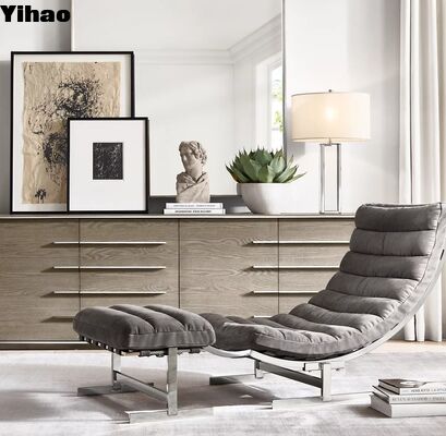 आधुनिक गृह सजावट के लिए ई14 बल्ब बेस और 2700K गर्म सफेद प्रकाश के साथ Yihao लक्जरी पीतल स्तंभ टेबल लैंप