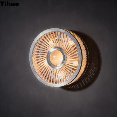 अनुकूलन योग्य होटल बेडसाइड लाइटिंग के लिए 2700K गर्म सफेद प्रकाश और लोहे के शरीर के साथ आधुनिक वॉल स्कोच