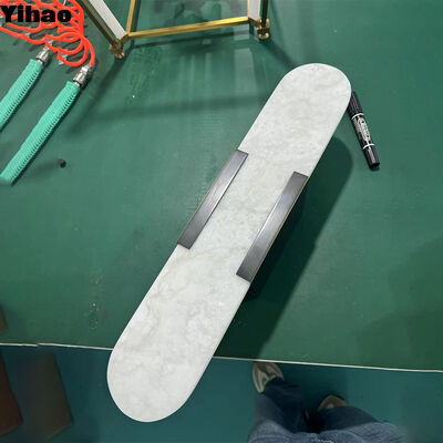 लिविंग रूम और बेडरूम के लिए 3500K गर्म सफेद एलईडी आधुनिक डिजाइन के साथ पीतल और अलबास्टर वॉल लैंप